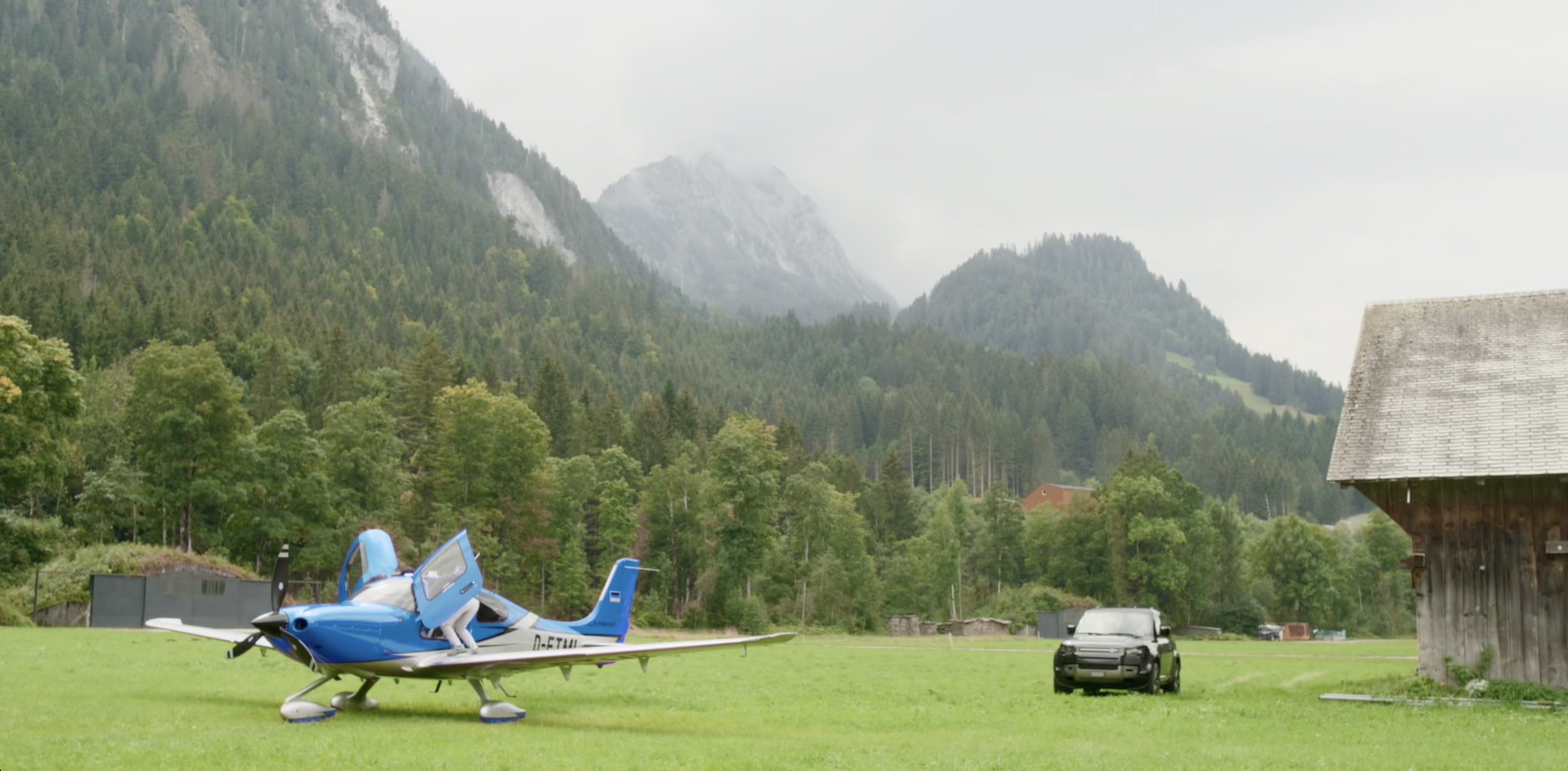 Cirrus SR22T parked on alpine grass strip